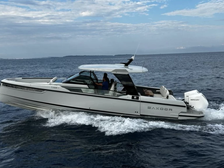 Wynajem Motorówka Saxdor z patentem 