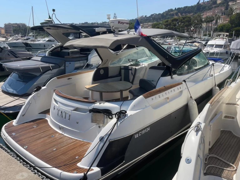 Wynajmij Jeanneau Prestige 34 Open w Beaulieu-sur-Mer