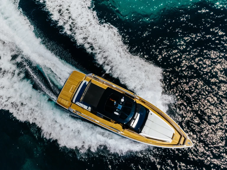 Fjord Fjord 44 Open między profesjonalistami a osobami prywatnymi w Ibiza Town