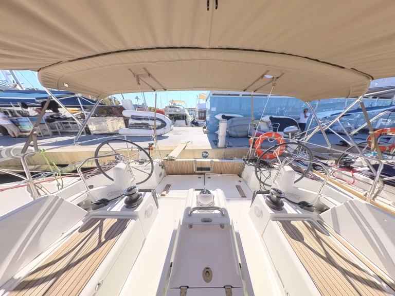 Wynajem łodzi Palma de Mallorca tanio Sun Odyssey 490
