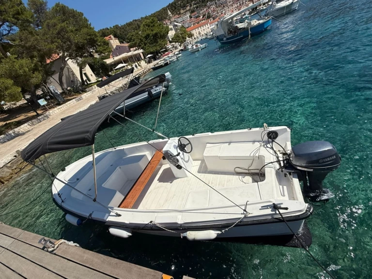 Wynajmij Adria Adria10 w Hvar