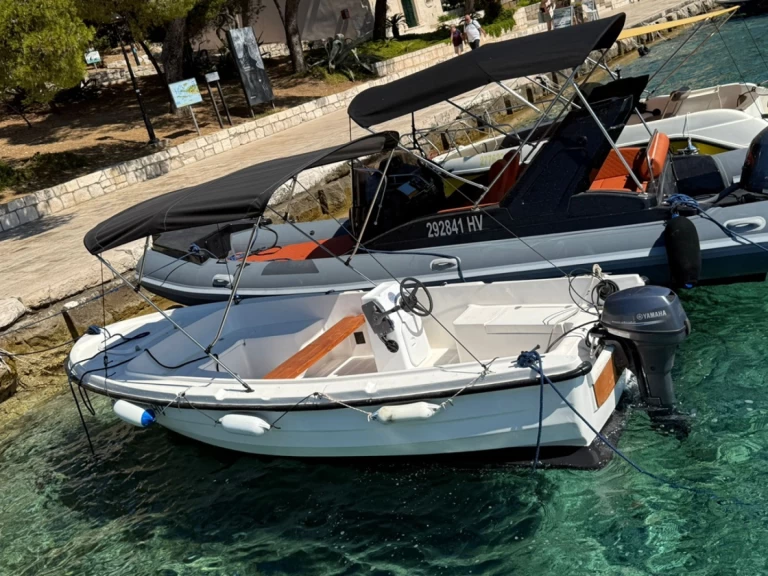 Wynajem łodzi Adria Adria10 w Hvar na SamBoat 