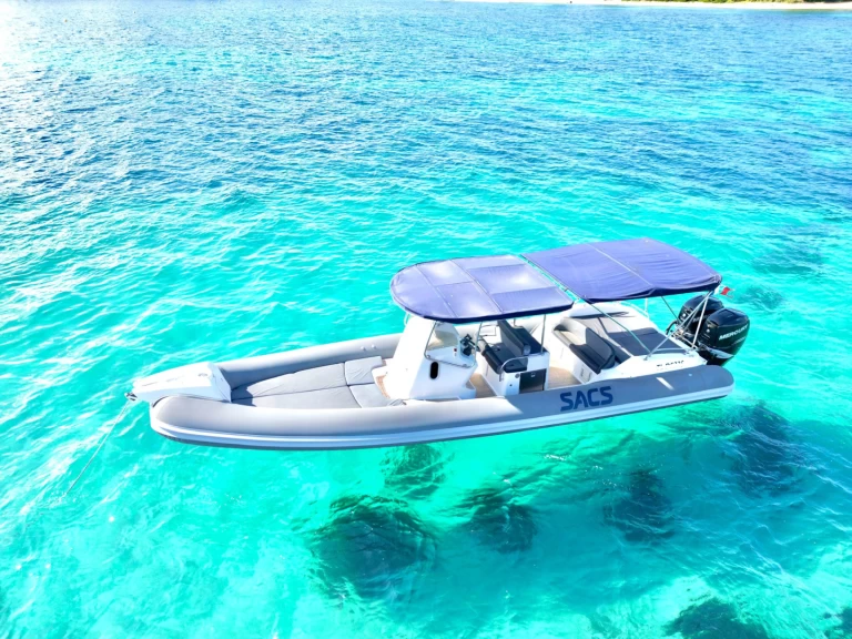 Sacs Strider 10 między profesjonalistami a osobami prywatnymi w Cannes