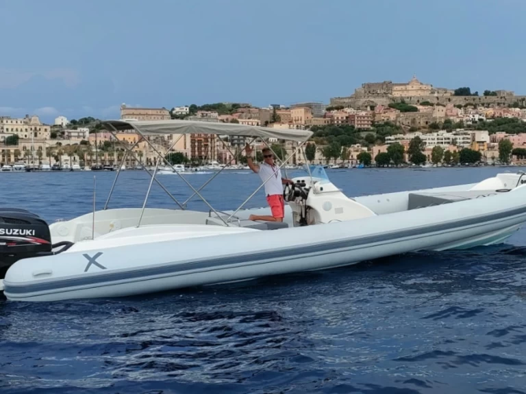 Nadir NADIR 33 między profesjonalistami a osobami prywatnymi w Milazzo