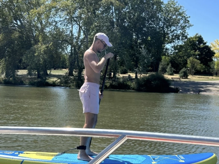 Wynajem Motorówka Jeanneau z patentem 