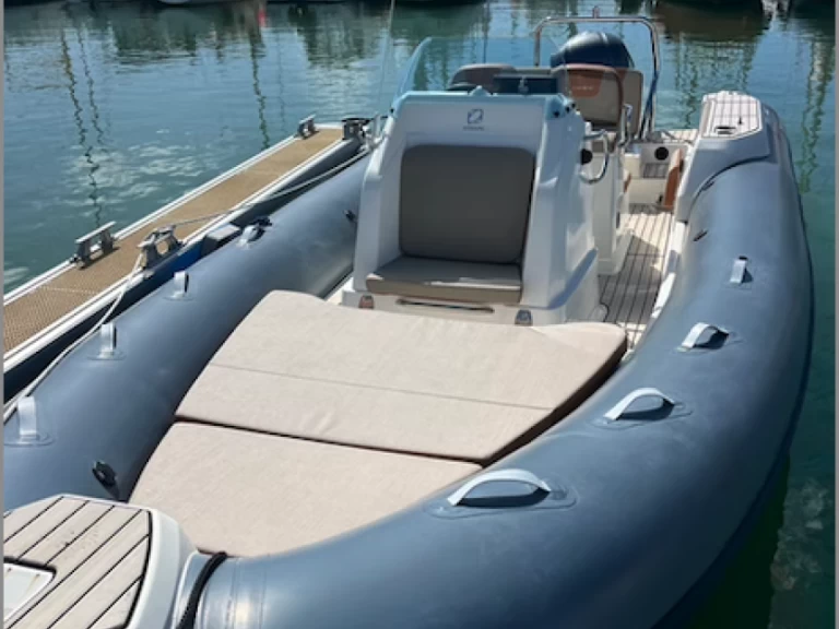 Wynajem Łódż półsztywna Zodiac z patentem 