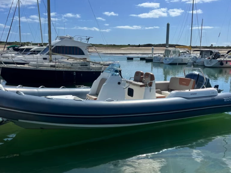 Łódż półsztywna do wynajmu w Marsylia w najlepszej cenie