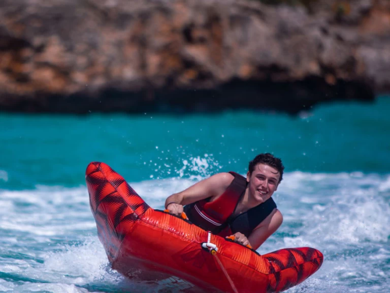 Wynajmij Motorówka z lub bez skippera Bénéteau w Agay