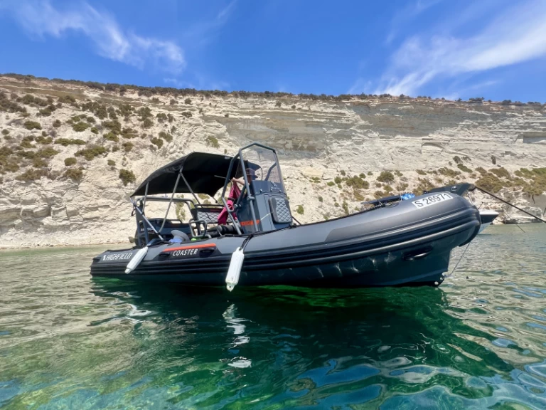 Wynajem Łódż półsztywna Highfield z patentem 