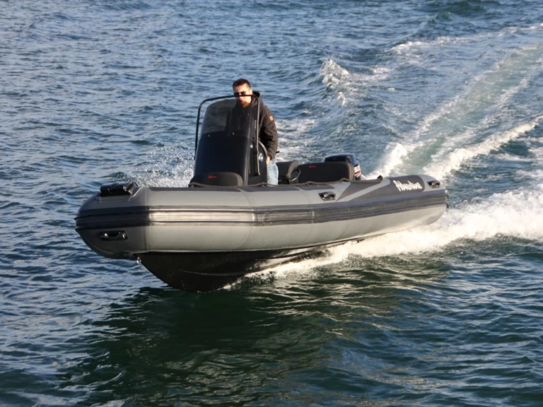 Łódż półsztywna do wynajmu w Larmor-Plage w najlepszej cenie