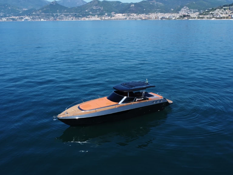 Wynajem Motorówka Motonautica Daniele z patentem 