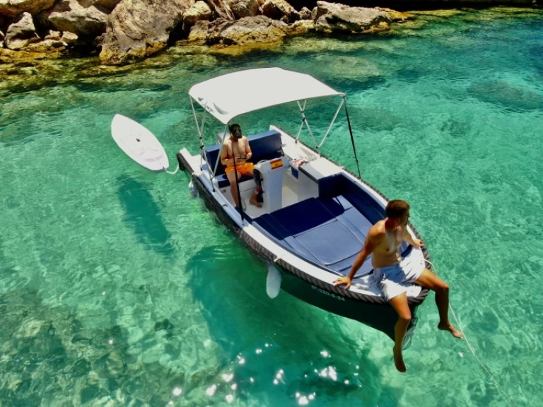 Wynajmij Motorówka z lub bez skippera Vanquish w Sant Antoni de Portmany