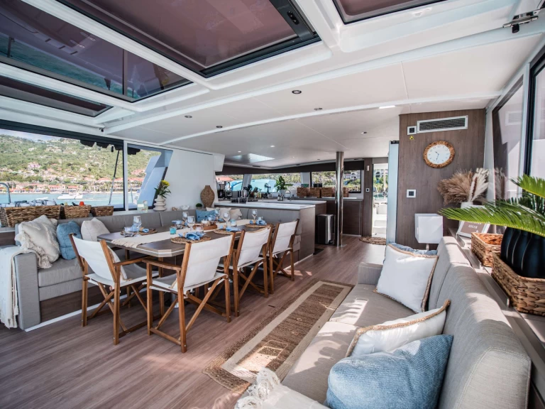 Bali Southern Queen między profesjonalistami a osobami prywatnymi w Brytyjskie Wyspy Dziewicze