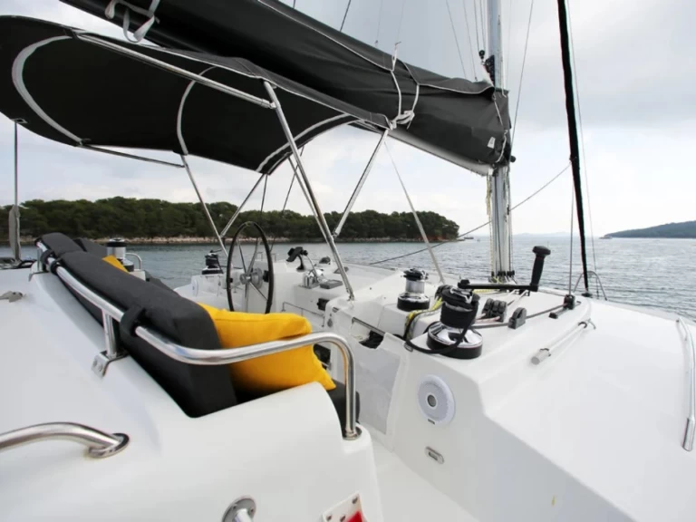 Wynajmij Lagoon Lagoon 440 w Ibiza Town