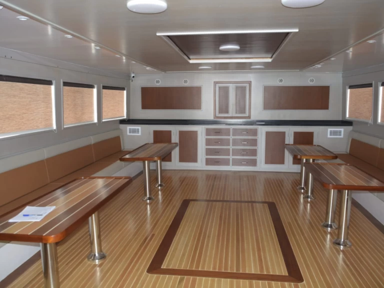 Wynajmij Luksusowy jacht z lub bez skippera Hurghada w Hurghada