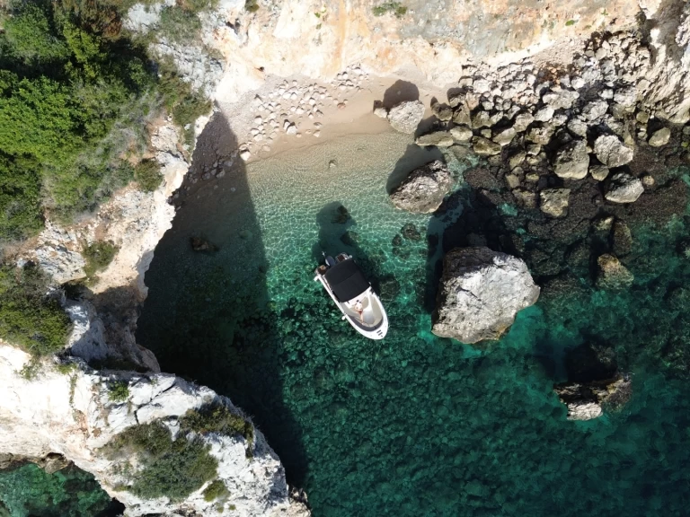 Wynajmij Jeanneau Cap Camarat 6.5 CC w Dubrownik