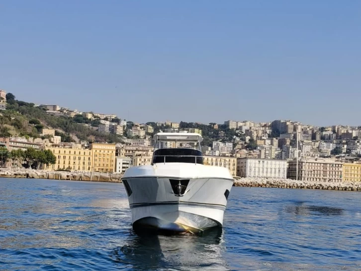 Wynajem w Neapol- MIAMI GOLD  33 WALK AROUND na SamBoat