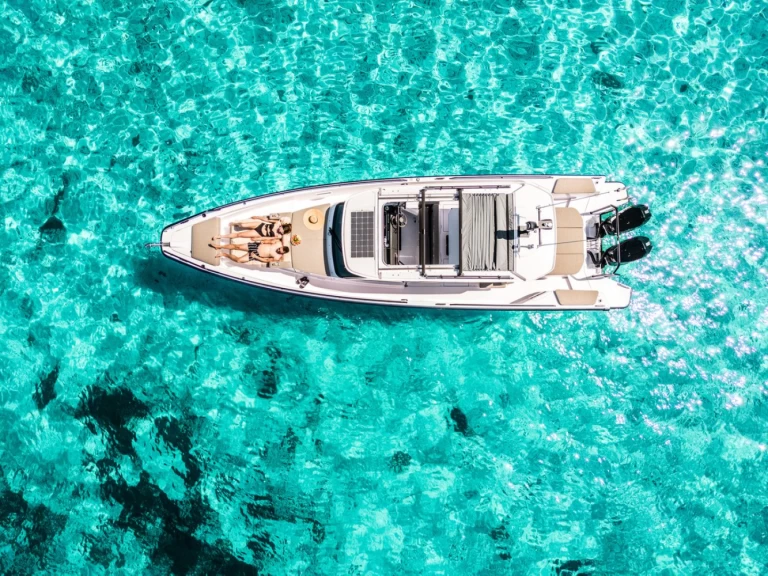 Axopar Axopar 37 Sun-Top między profesjonalistami a osobami prywatnymi w Zaton