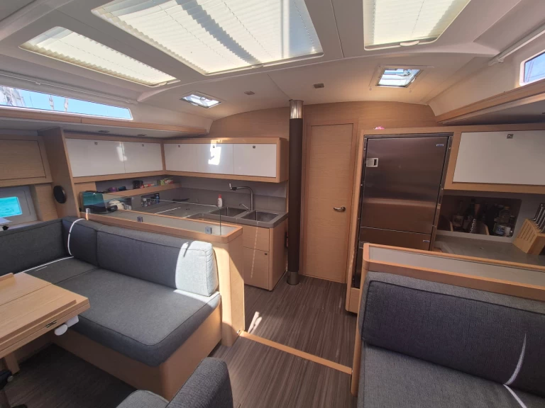 Wynajem Żaglowiec Dufour z patentem 