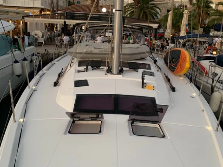 Dufour Dufour 530 między profesjonalistami a osobami prywatnymi w Lavrio