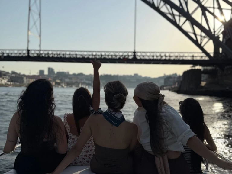 Motorówka do wynajmu w Porto w najlepszej cenie