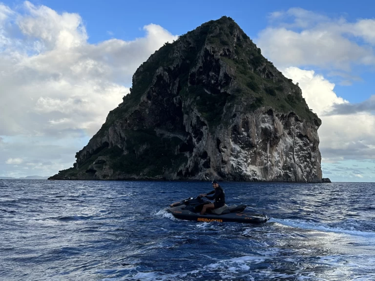 Wynajmij Sea-Doo GTX 170 w Fort-de-France