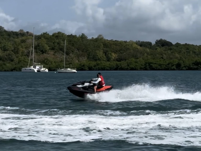 Wynajmij Jet ski z lub bez skippera Sea-Doo w Fort-de-France