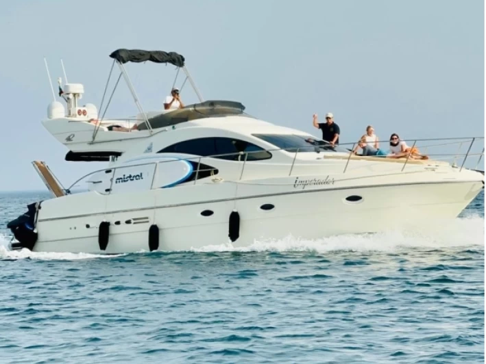 Wynajem łodzi Azimut Azimut 42 Fly w Tróia na SamBoat 