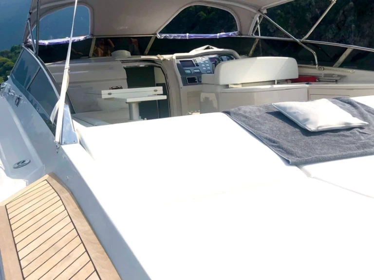 Tornado Tornado 50S między profesjonalistami a osobami prywatnymi w Forio