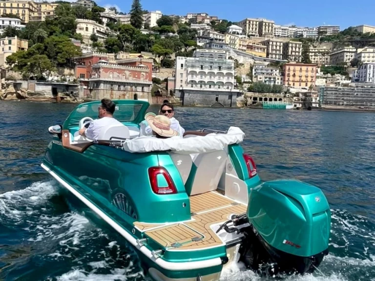Wynajem łodzi Neapol tanio 500 VIP LOUNGE