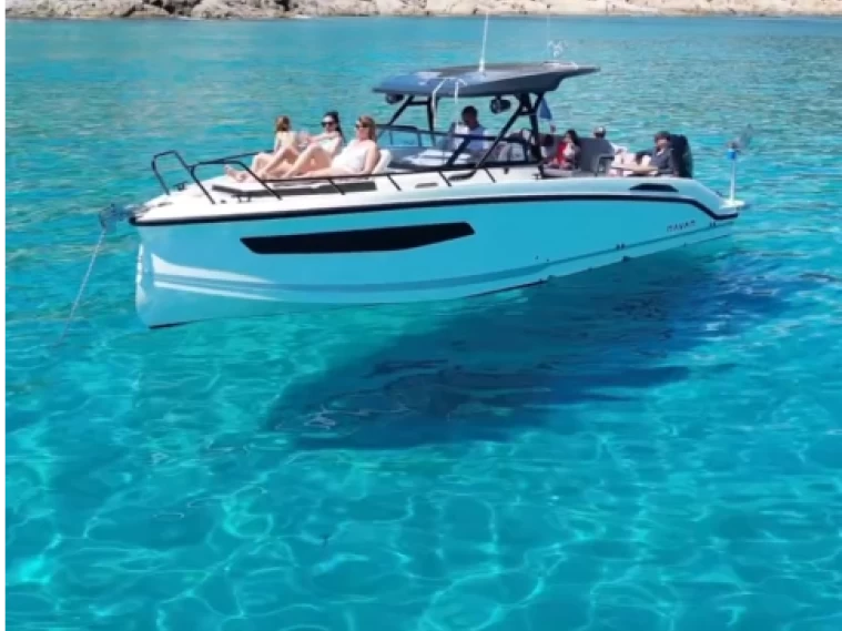 Wynajem Motorówka Navan z patentem 