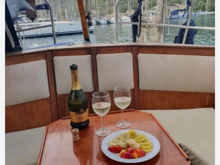 Żaglowiec do wynajmu w Lisanza w najlepszej cenie