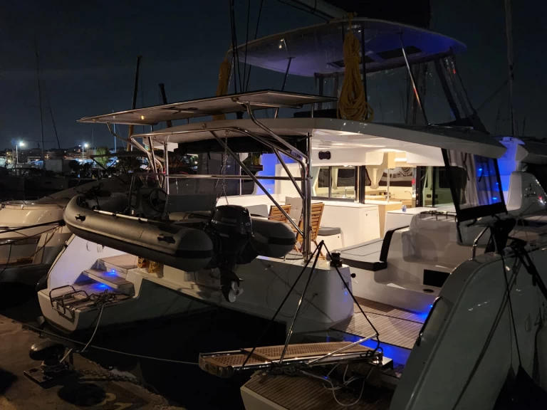 Wynajem łodzi Lagoon Lagoon 46 w Alimos na SamBoat 