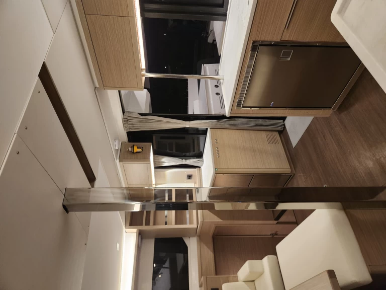 Katamaran do wynajmu w Alimos w najlepszej cenie