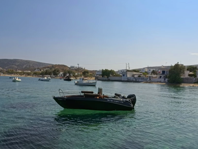 Wynajmij Isatek Cobra 495 w Mílos