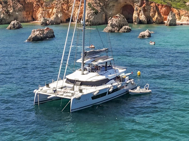 Fountaine Pajot CATALYST między profesjonalistami a osobami prywatnymi w Bahamy