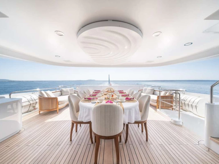 Wynajmij Luksusowy jacht z lub bez skippera CRN Ancona w Francja