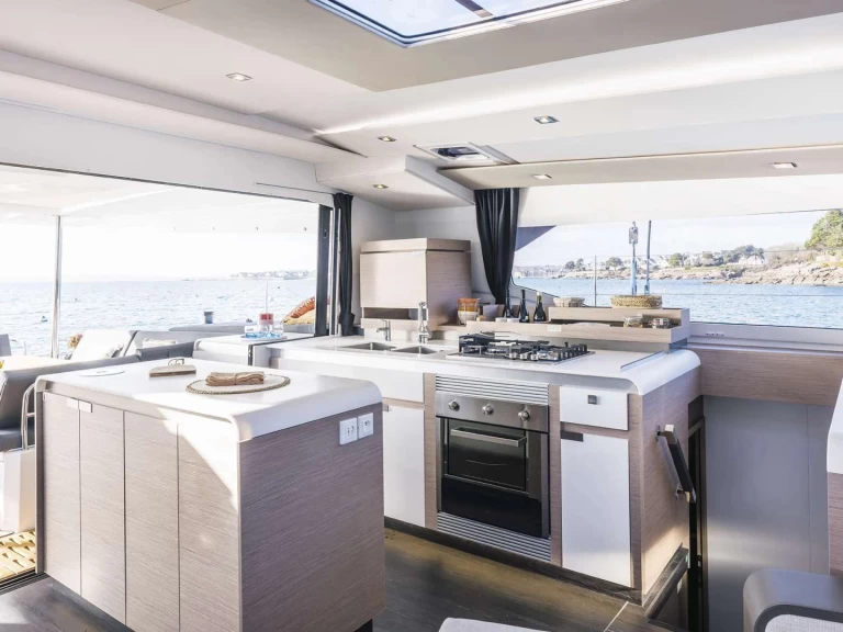 Wynajem Luksusowy jacht Fountaine Pajot z patentem 