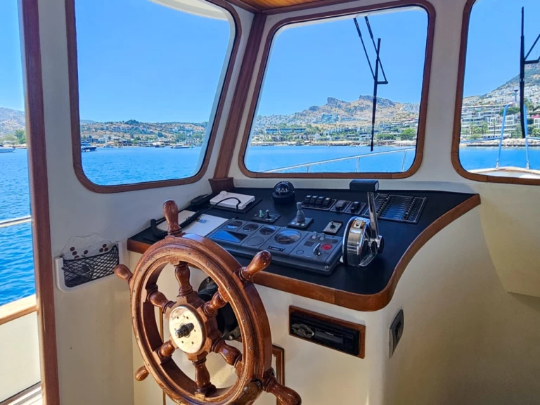 Motorówka do wynajmu w Yalıkavak w najlepszej cenie