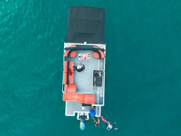 Wynajem Luksusowy jacht Custom Made z patentem 