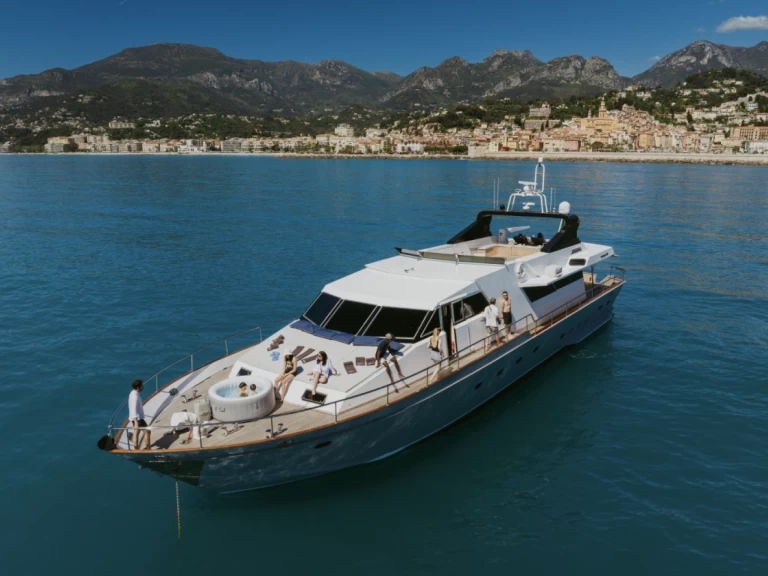 Wynajem łodzi Monaco-Ville tanio Canados 90'