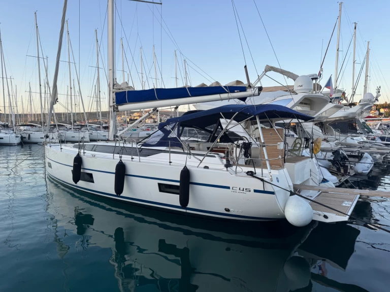 Bavaria Bavaria C45 między profesjonalistami a osobami prywatnymi w Rogoznica