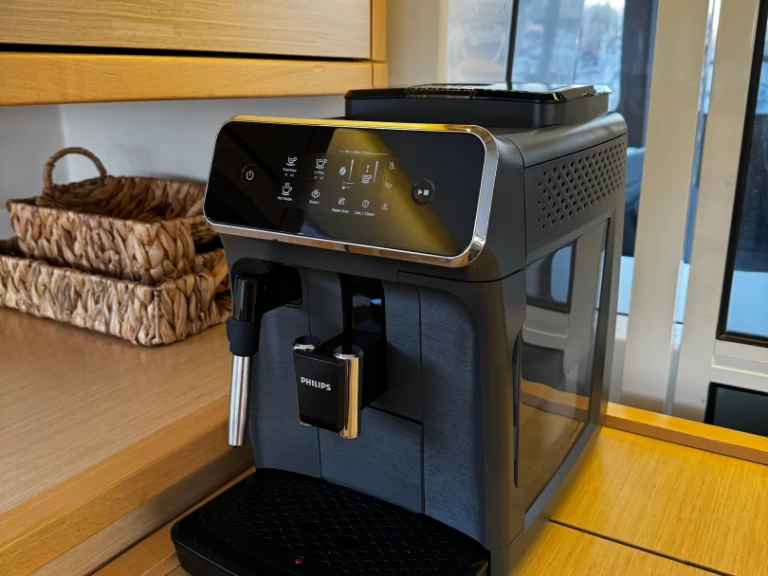 Lagoon Lagoon 450 F między profesjonalistami a osobami prywatnymi w Rogoznica