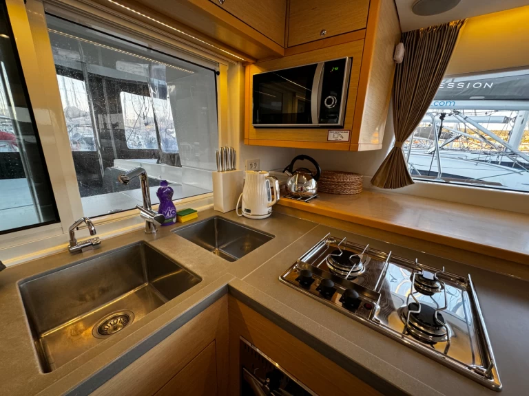 Wynajmij Lagoon Lagoon 450 F w Rogoznica