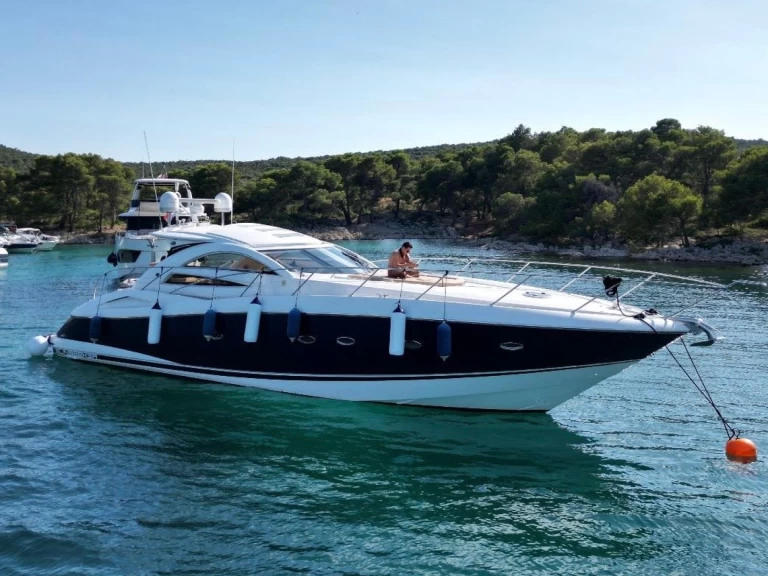 Wynajmij Motorówka z lub bez skippera Sunseeker w Rogoznica