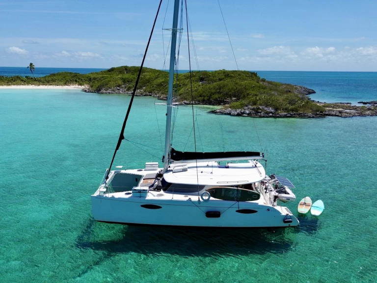 Wynajem Katamaran Fountaine Pajot z patentem 