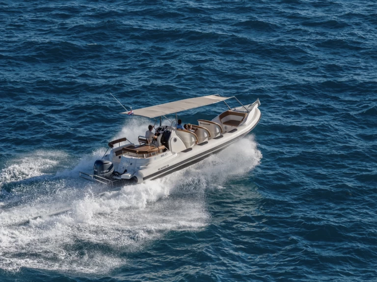 Łódż półsztywna do wynajmu w Split w najlepszej cenie