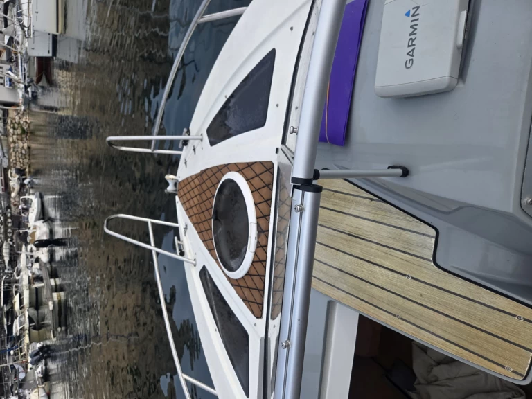 Selection-Boat 22 cruiser  między profesjonalistami a osobami prywatnymi w Marsylia