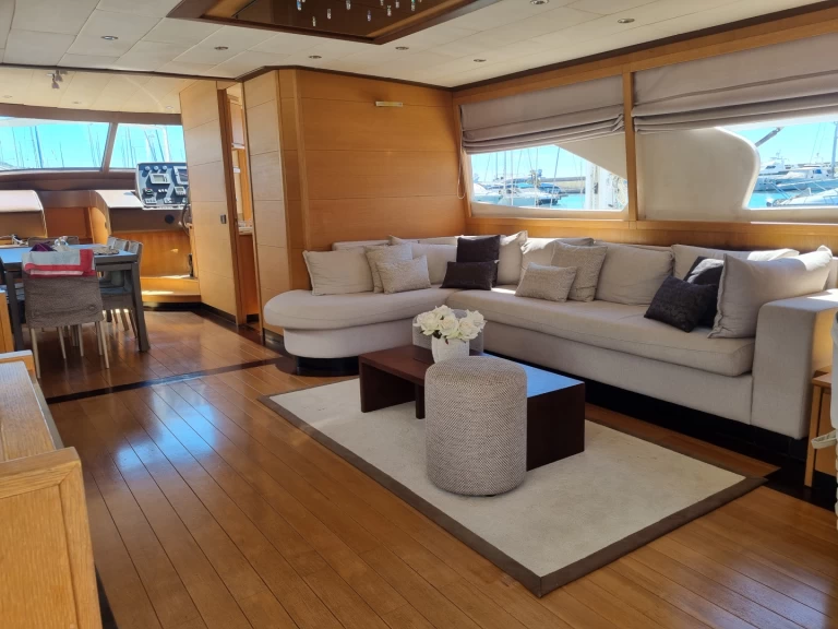 Wynajmij Evo Marine Deauville  Flybidge 76 w Loano