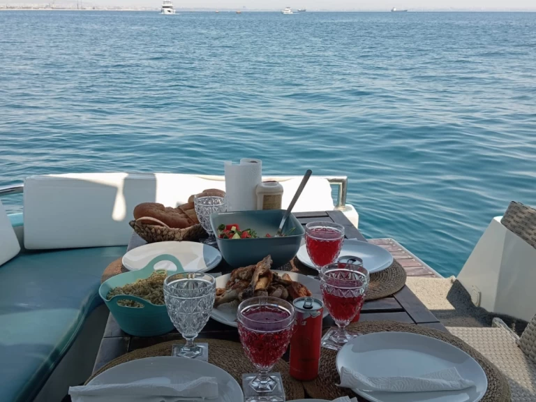 Wynajem łodzi Antalya (City) tanio Princess 20 M